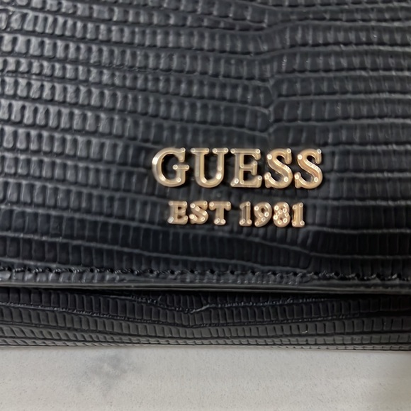 Guess wallet - Picture 2 of 11
